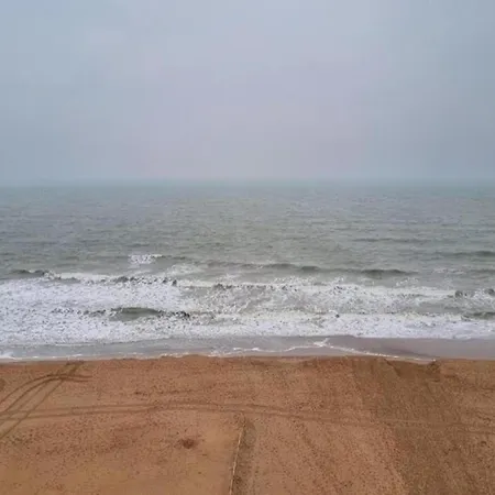Coastal In Center, 400m From The Sea, Cleaning Included Vakantiehuis Koksijde